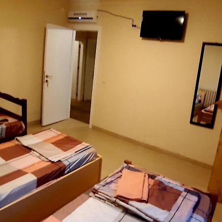City Hostel Skopje Esterno foto