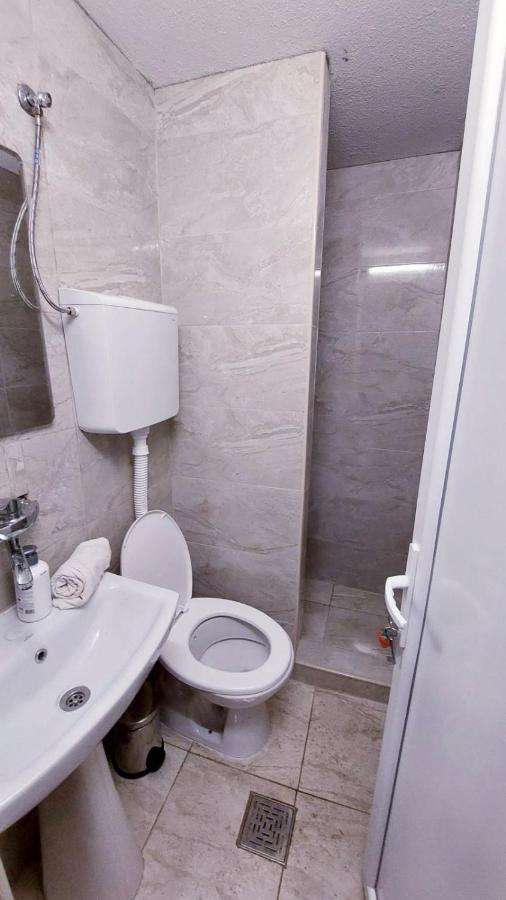 City Hostel Skopje Esterno foto