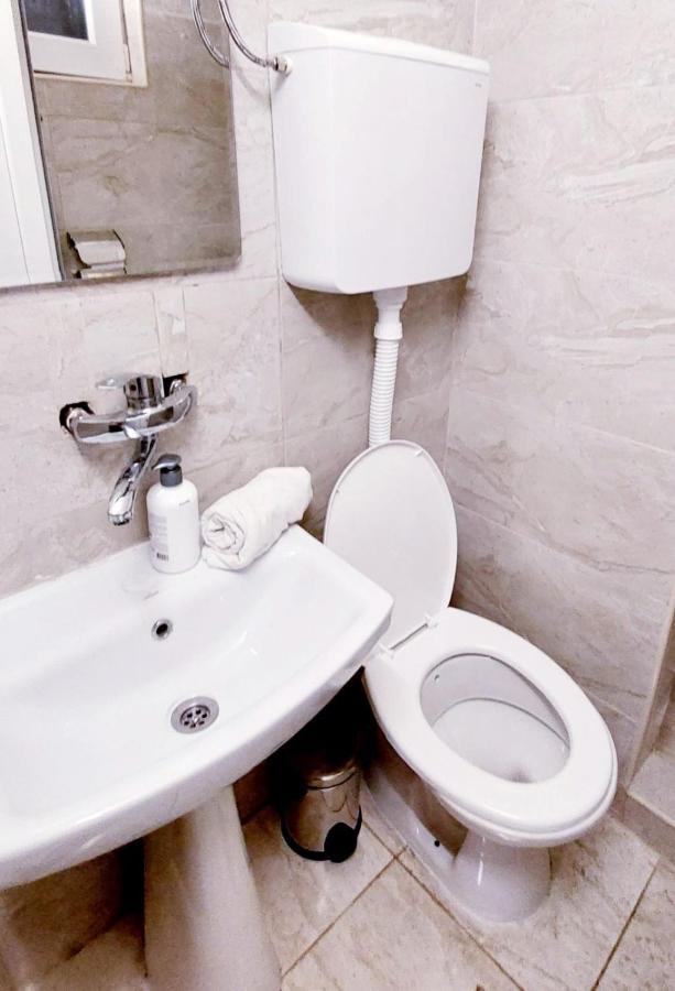 City Hostel Skopje Esterno foto