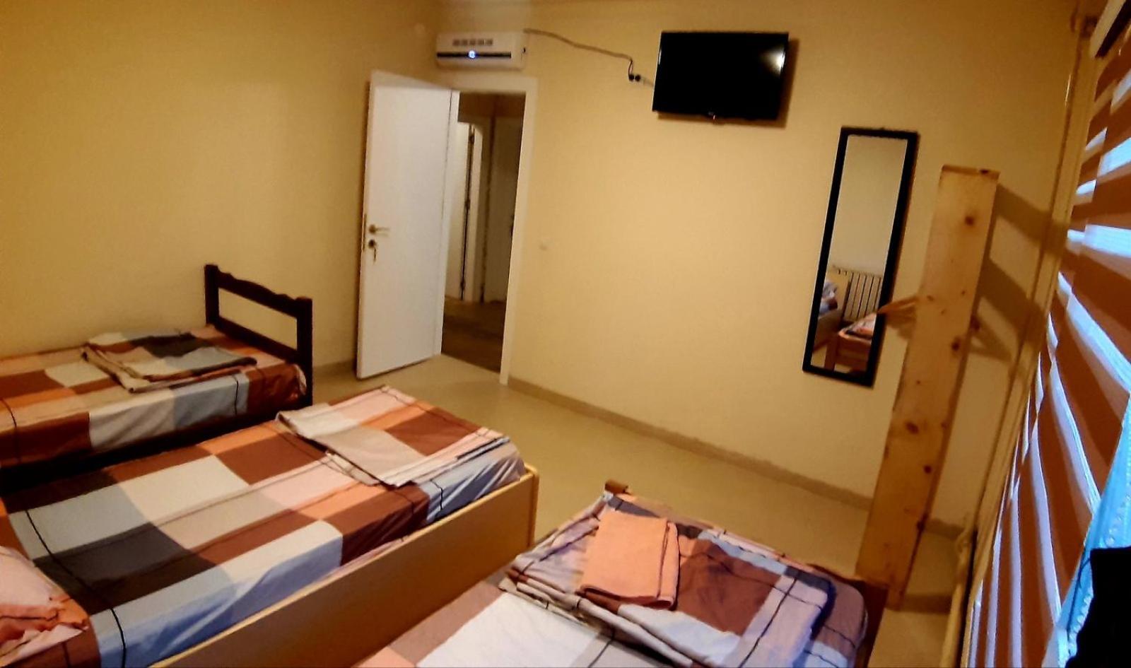 City Hostel Skopje Esterno foto